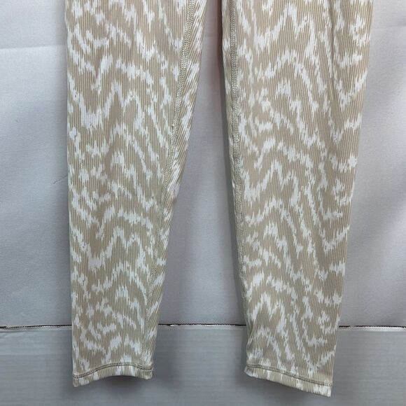 Aerie Offline Tan and White ribbed 7/8 leggings NWT size medium - Picture 4 of 14